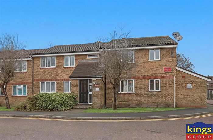 1 Bedroom Flat For Sale In Luther King Close, London, E17