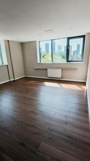 2 Bedroom Apartment To Rent In East India Dock Road, London, E14