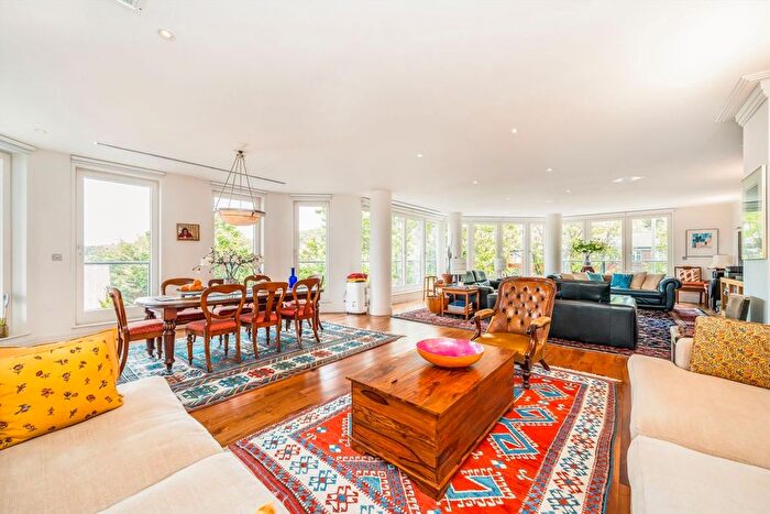 4 Bedroom Flat For Sale In Hodford Road, Golders Green, NW11