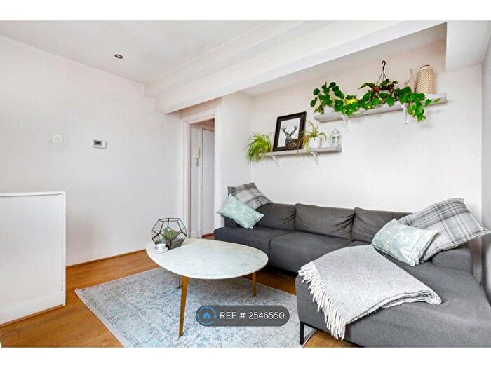 1 Bedroom Flat To Rent In Tooting, London, SW17