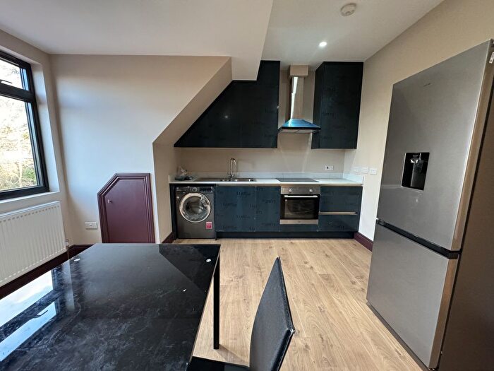 2 Bedroom Flat To Rent In Purley Downs Road, Purley, CR2