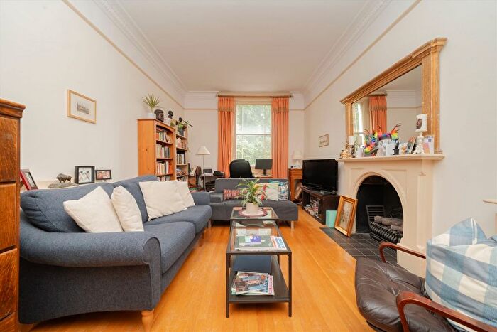 1 Bedroom Flat To Rent In St. Georges Square, Pimlico, SW1V