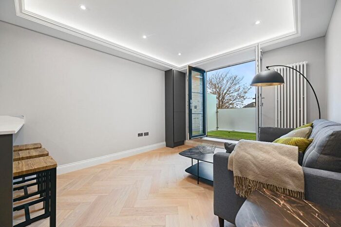 1 Bedroom Flat For Sale In Lynton Road, Acton, W3