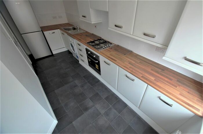 4 Bedroom Semi-Detached House To Rent In Signals Drive, Coventry, CV3