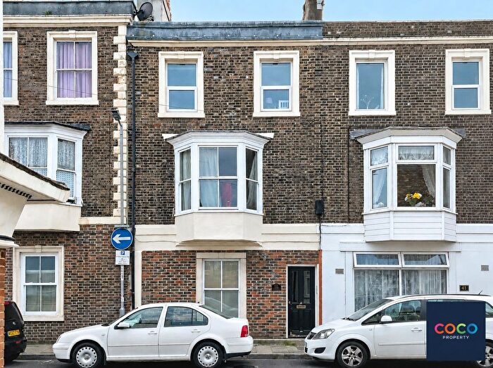 1 Bedroom Flat For Sale In Park Street, Weymouth, Dorset, DT4