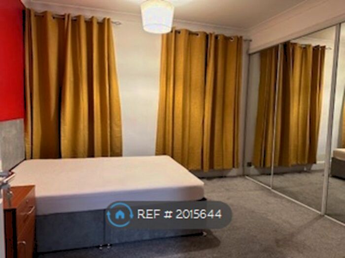 5 Bedroom Terraced House To Rent In Beatrice Street, Swindon, SN2