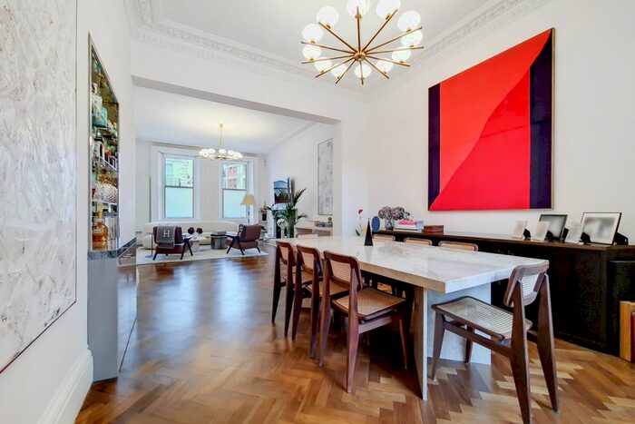 3 Bedroom Flat For Sale In Cromwell Place, SW7