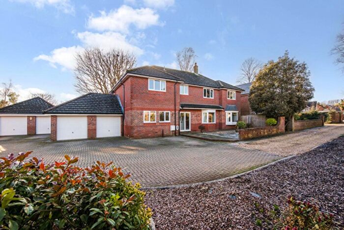 5 Bedroom Detached House For Sale In Locks Road, Locks Heath, SO31