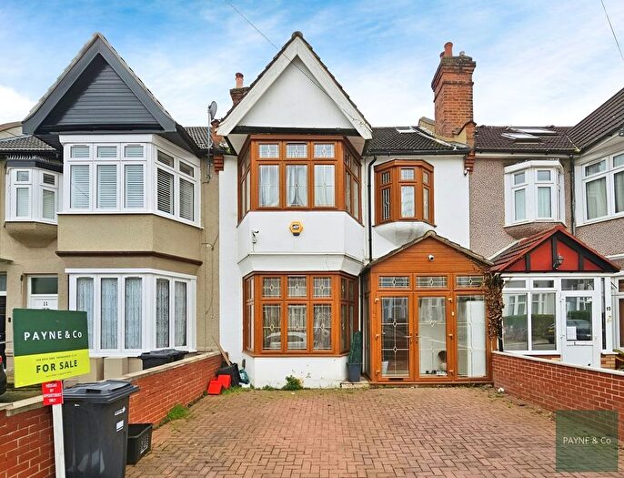 5 Bedroom Terraced House For Sale In Vaughan Gardens, Ilford, IG1