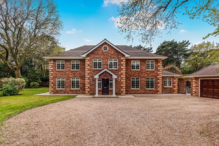 5 Bedroom Detached House For Sale In Warren Drive, Ringwood, Dorset, BH24