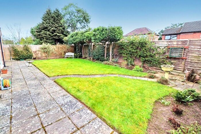 3 Bedroom Detached Bungalow For Sale In Eden Croft, Kenilworth, CV8