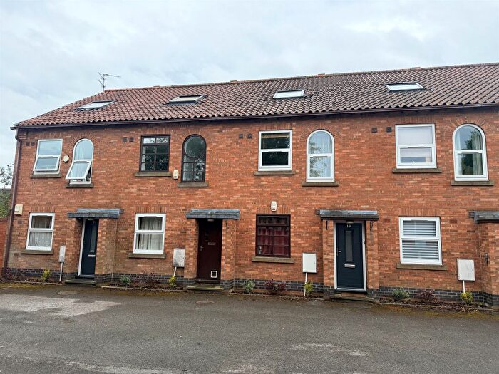 2 Bedroom Maisonette For Sale In Escrick Street, York, YO10