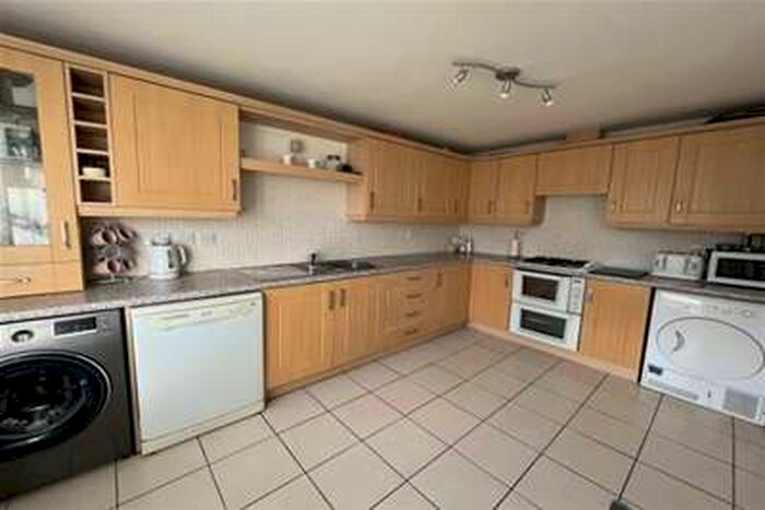 5 Bedroom House To Rent In Goldstraw Lane, Fernwood, NG24