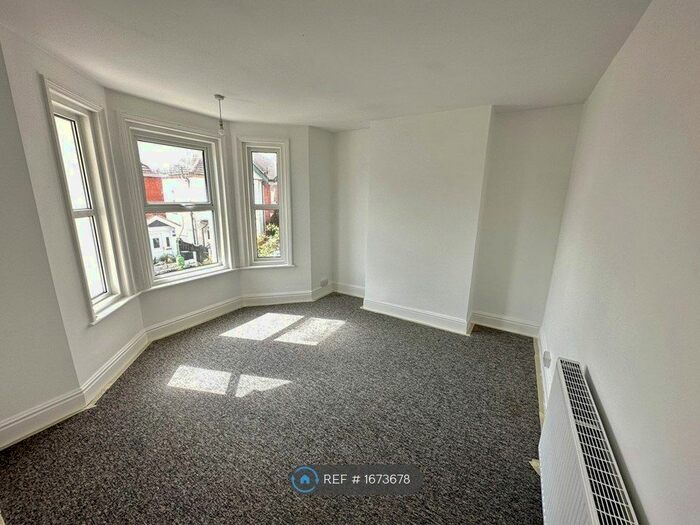 4 Bedroom Semi-Detached House To Rent In Cyril Road, Bournemouth, BH8