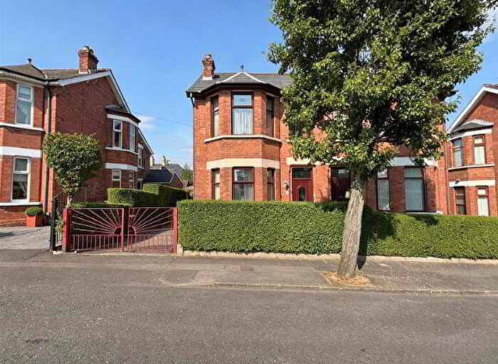 4 Bedroom Semi-Detached House For Sale In Thirlmere Gardens, Belfast, BT15