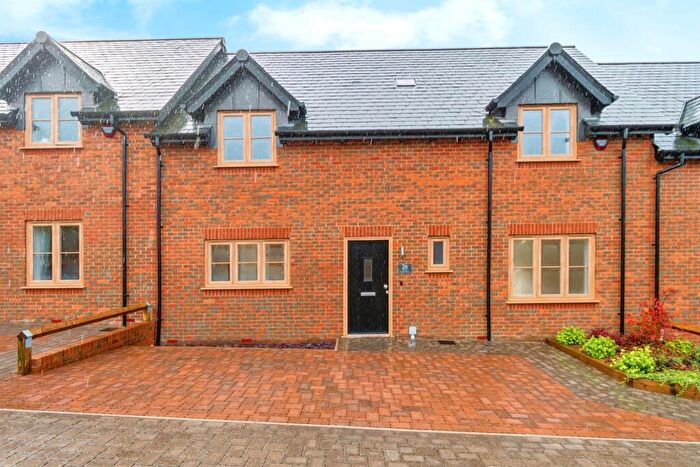 4 Bedroom Terraced House For Sale In Embley Park, Romsey, SO51