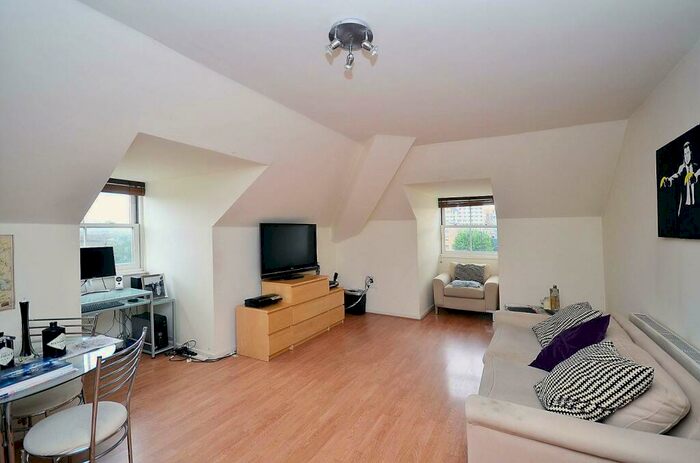 1 Bedroom Flat To Rent In Tottenham Road, De Beauvoir Town, London, N1