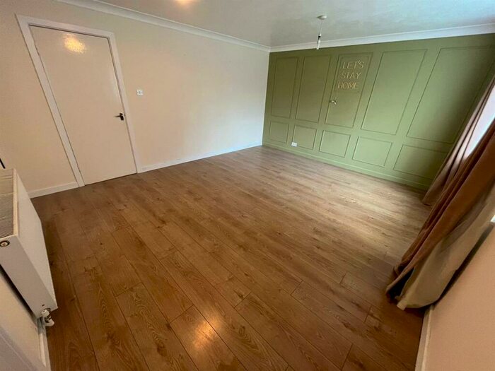 2 Bedroom Flat To Rent In Arundel Crescent, Boston, PE21