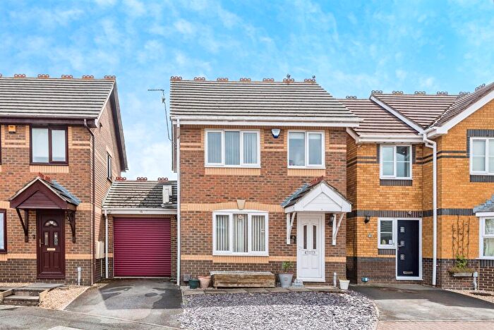 3 Bedroom Detached House For Sale In Primrose Close, Swindon, SN25