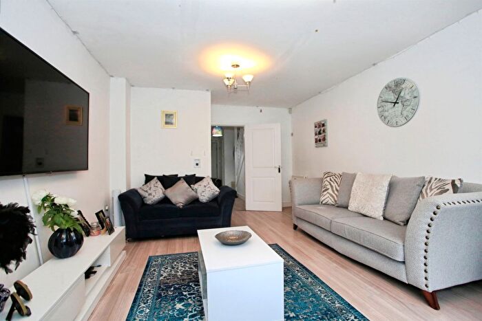 4 Bedroom Semi Detached House For Sale In Four Chimneys Crescent, Hampton Vale, Peterborough, PE7