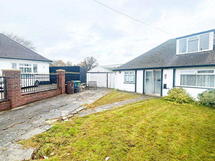 3 Bedroom Bungalow To Rent In Chestnut Drive, Harrow, HA3