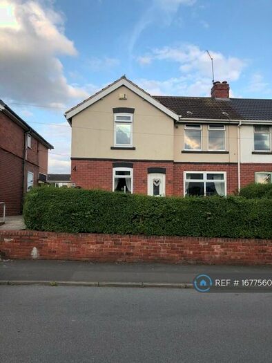 3 Bedroom Semi-Detached House To Rent In Hamilton Road, Maltby, Rotherham, S66