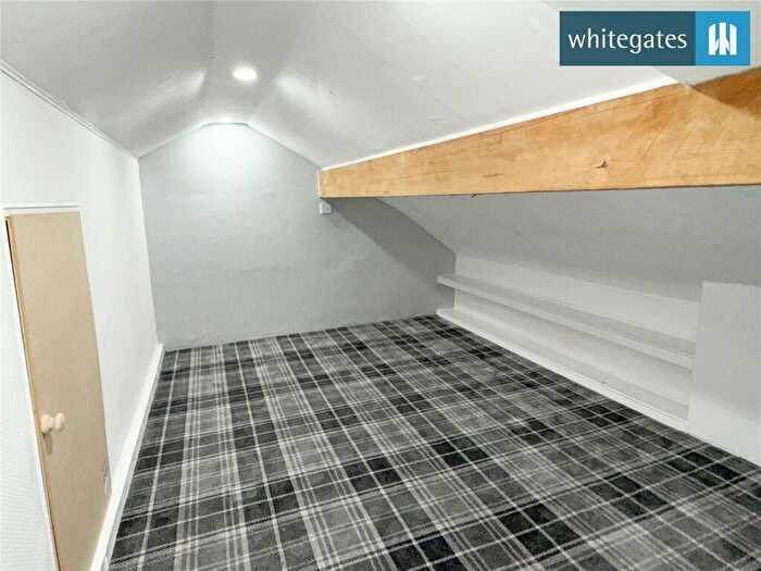 3 Bedroom End Of Terrace House For Sale In Hebble Vale Drive, Wheatley, Halifax, HX2