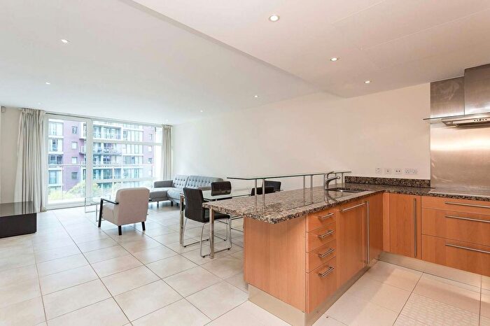 2 Bedroom Flat To Rent In Howard Building, Queenstown Road, London, SW11