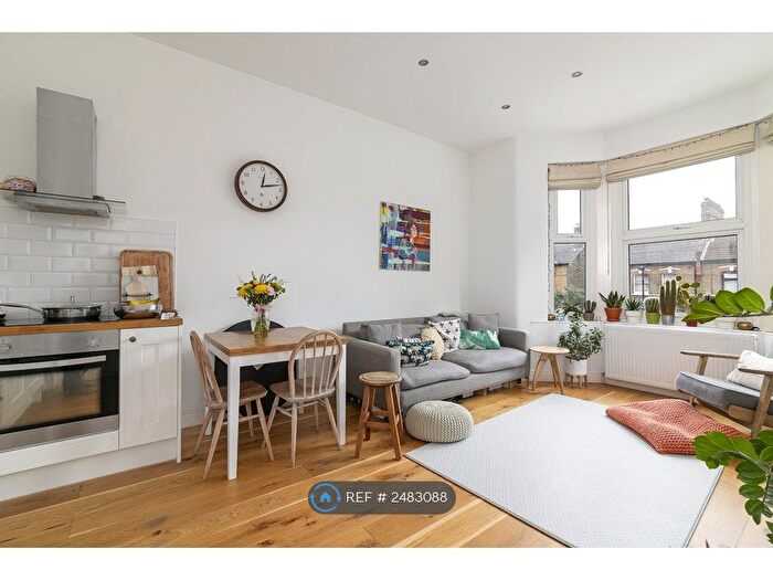 2 Bedroom Maisonette To Rent In Earlham Grove, London, E7