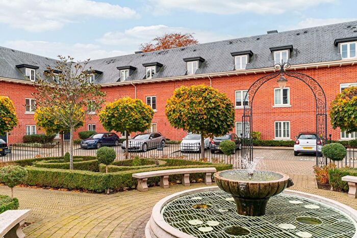 1 Bedroom Flat For Sale In Henmarsh Court, Balls Park, Hertford, SG13