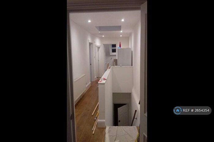2 Bedroom Flat To Rent In West End Lane, London, NW6