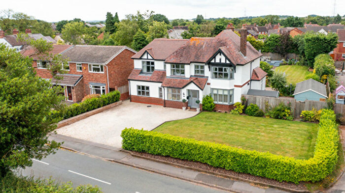 5 Bedroom Detached House For Sale In Efflinch Lane, Barton-under-needwood, DE13