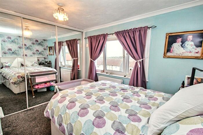 3 Bedroom End Of Terrace House For Sale In Cameron Road, Carluke, ML8