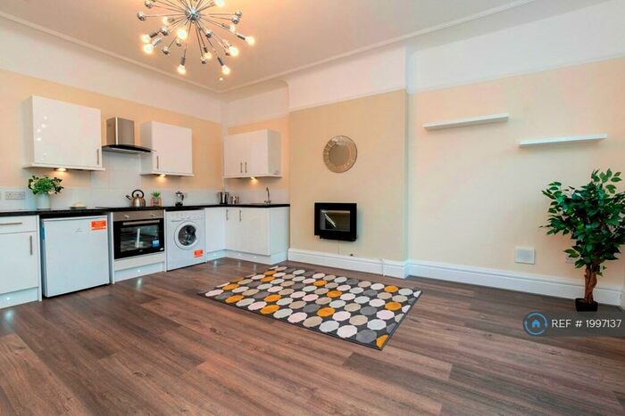 3 Bedroom Flat To Rent In Lingdale Road North Claughton, Merseyside, CH41