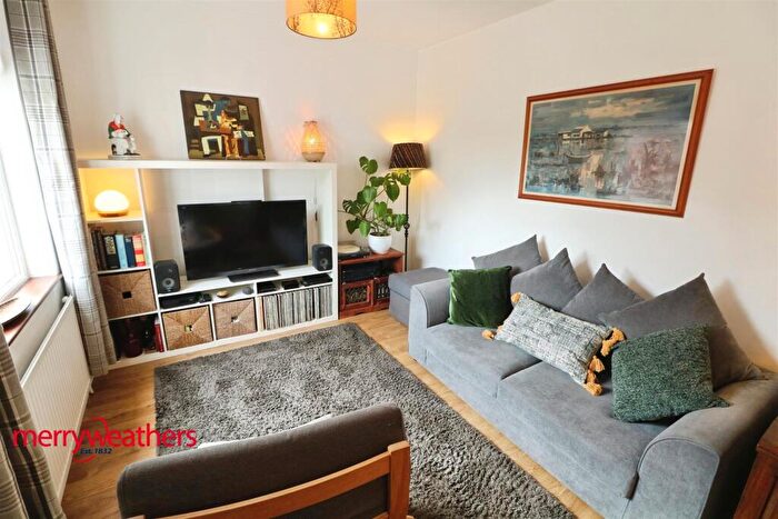 4 Bedroom Detached Bungalow For Sale In Mount Vernon Road, Barnsley, S70