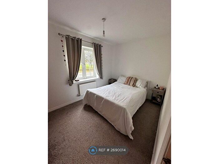 2 Bedroom Flat To Rent In Lacemakers Court, Rushden, NN10