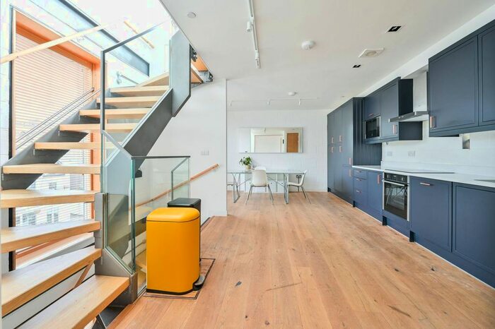 2 Bedroom Flat To Rent In Browning Street, Elephant And Castle, London, SE17