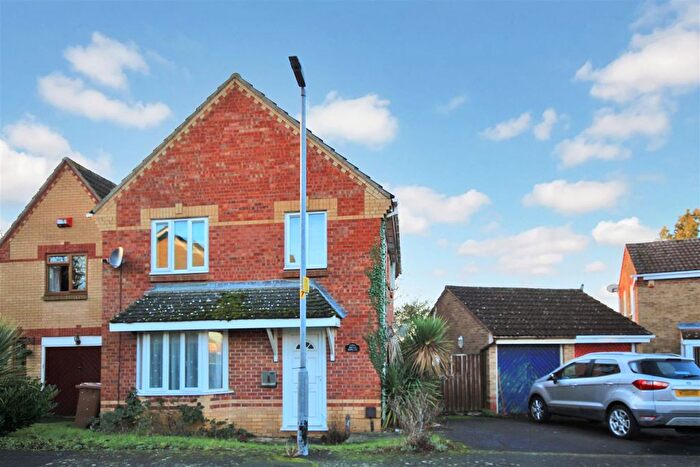 4 Bedroom Detached House For Sale In Balmoral Close, Wellingborough, NN8