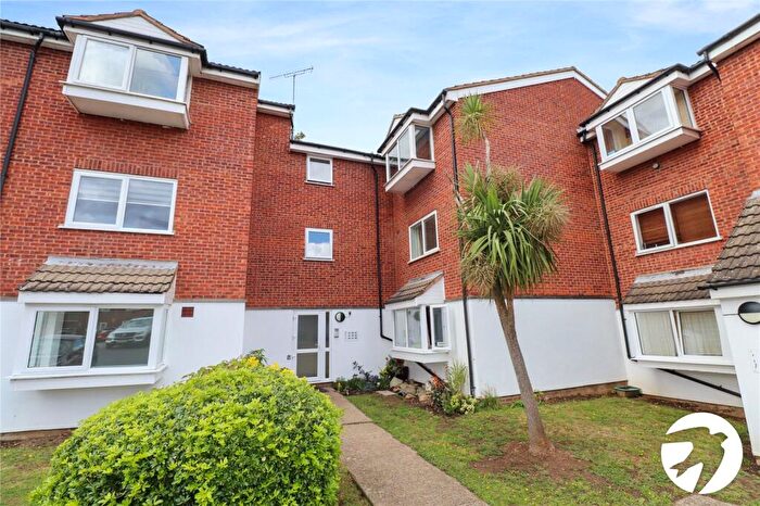 1 Bedroom Flat For Sale In Heathdene Drive, Belvedere, Kent, DA17