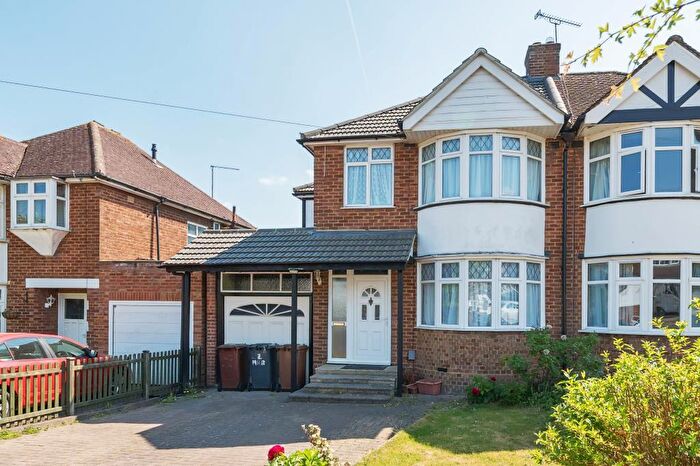 4 Bedroom Semi-Detached House To Rent In Mimms Hall Road, Potters Bar, EN6