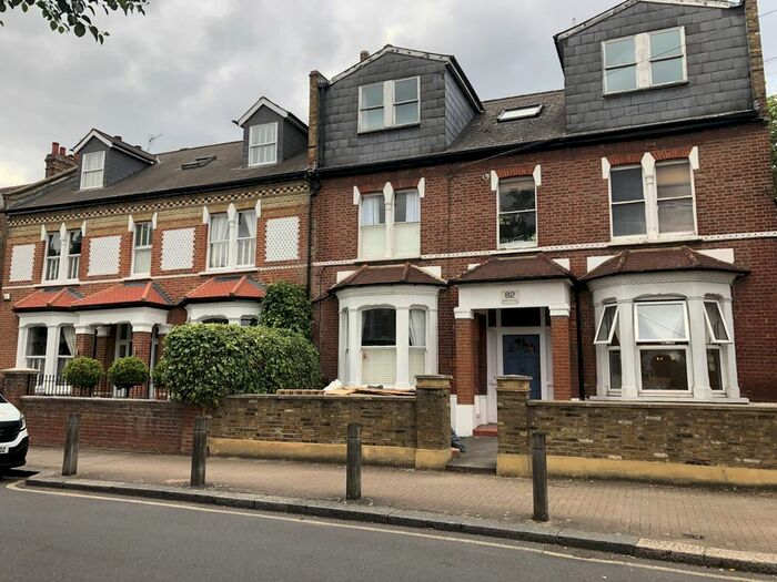 2 Bedroom Flat To Rent In Balham Park Road, London SW12