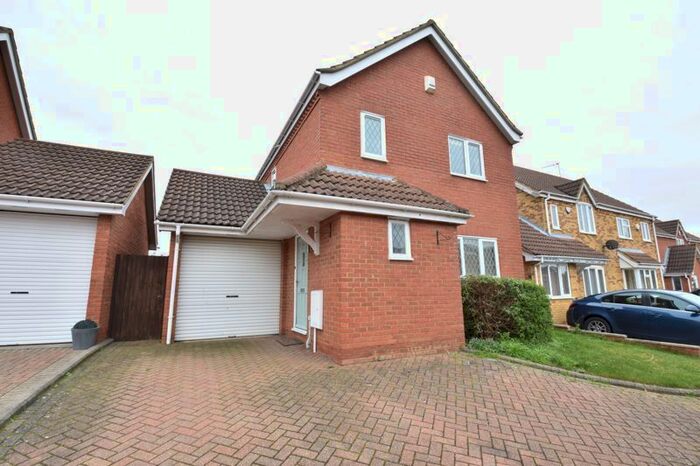 3 Bedroom Detached House To Rent In Wiseman Close, Luton LU2