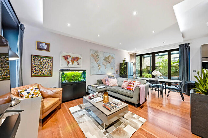 4 Bedroom Town House For Sale In Duchess Drive, London, E13