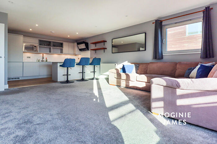 2 Bedroom Flat To Rent In Great Ormes House, Ferry Court, Cardiff, CF11