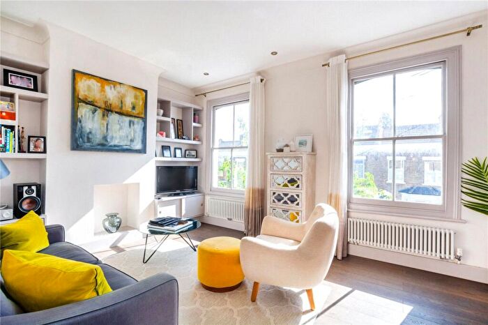 1 Bedroom Apartment To Rent In Ivanhoe Road, Camberwell, London, SE5