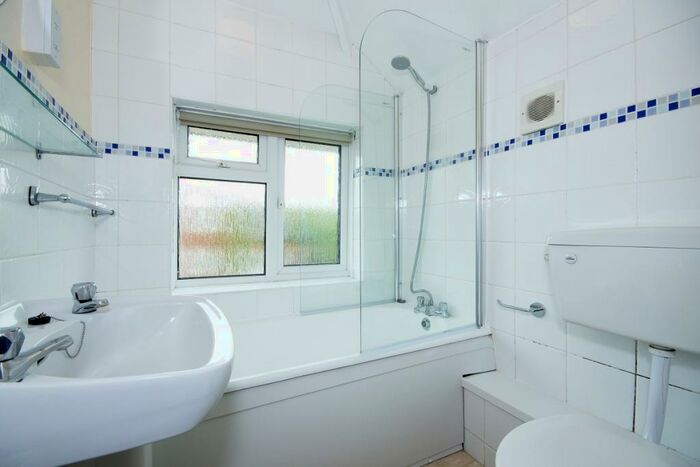 4 Bedroom Semi-Detached House To Rent In York Road, Headington, OX3