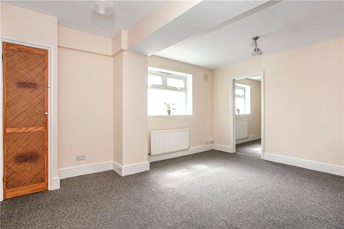 1 Bedroom Maisonette To Rent In Whitehorse Lane, London, SE25