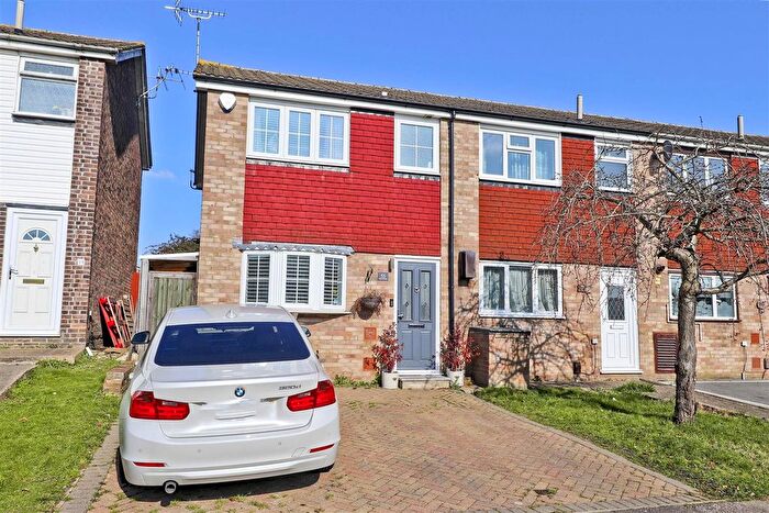 2 Bedroom End Terrace House For Sale In Stowe Crescent, Ruislip, HA4