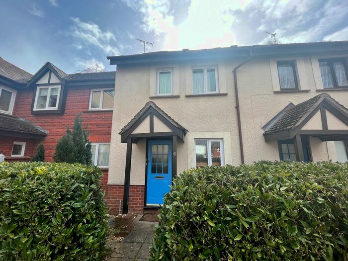 3 Bedroom Property To Rent In Wesley Close, Taunton, TA1