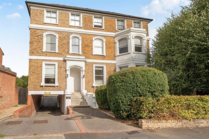 Studio For Sale In Berrylands, Surbiton, KT5